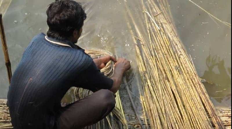 making rope from jute