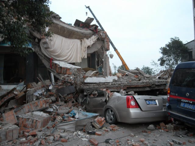 damage outdoors during earthquake