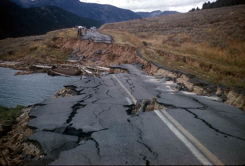 roads destroyed by earthquake