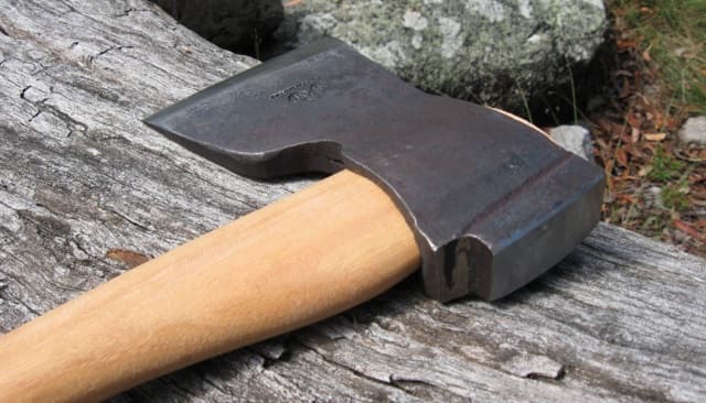 carpenters axe