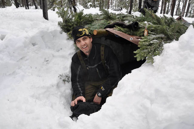 snow cave shelter for survival