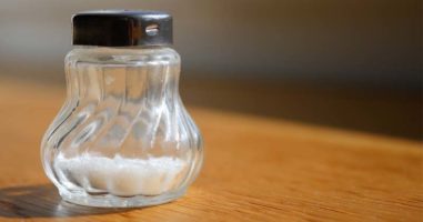 Long-Term Salt Storage: Methods, Shelf Life and Best Types of Salt to Store