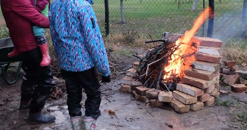 how to make fire with wet wood