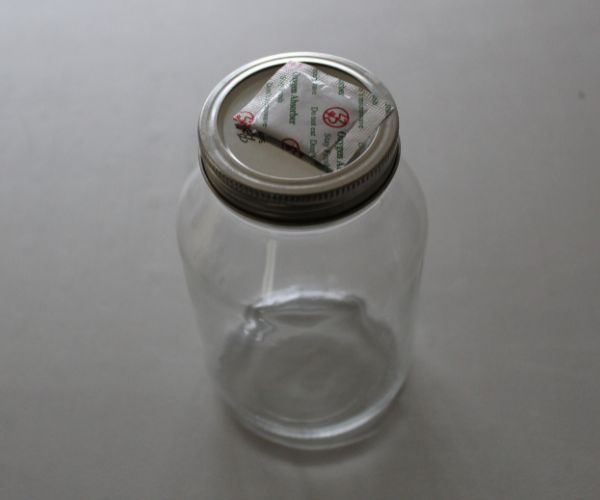 oxygen absorber and jar