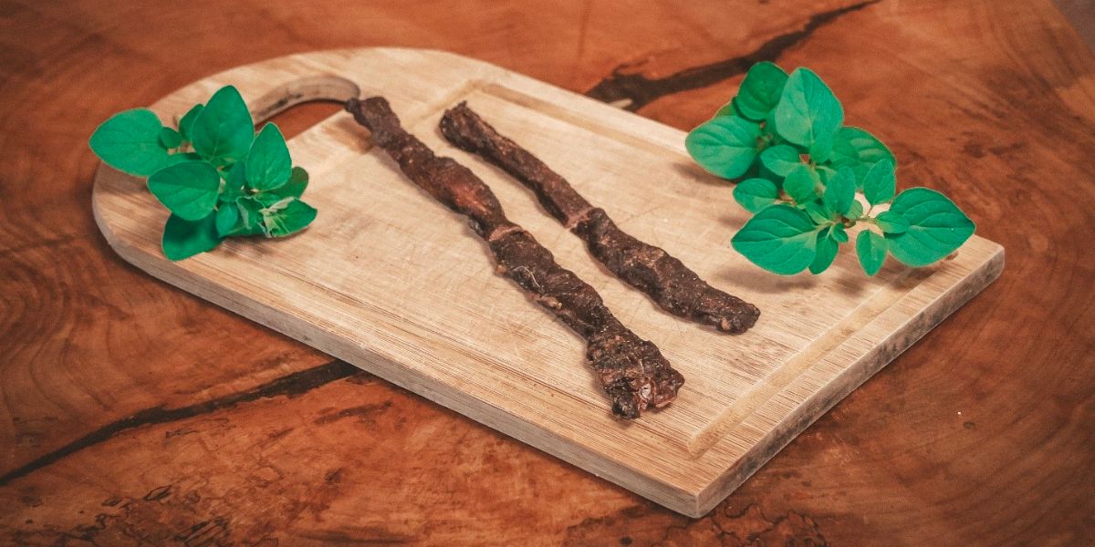 Deer jerky featured